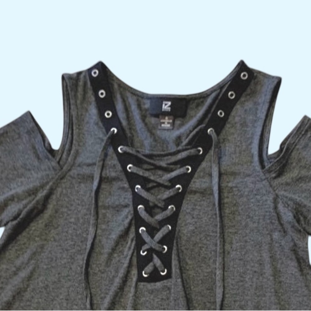 IZ Byer cold shoulder top. Gray and black. Sz S. Brand new with tags - Picture 2 of 6